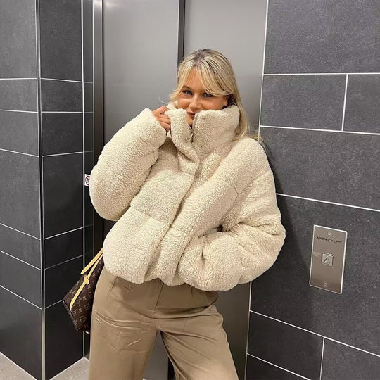 Florenz - Kurze Teddyjacke, weich und elegant, mit Kragen und Reißverschluss