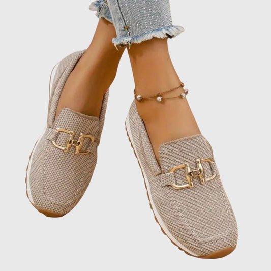 Bequeme Slip-On Loafer Schuhe für Frauen mit leichtem Design und goldener Schnalle