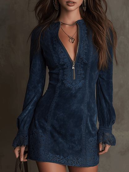 Éloane - Kurzes Vintage Kleid aus blauem Wildleder mit Spitzenrand