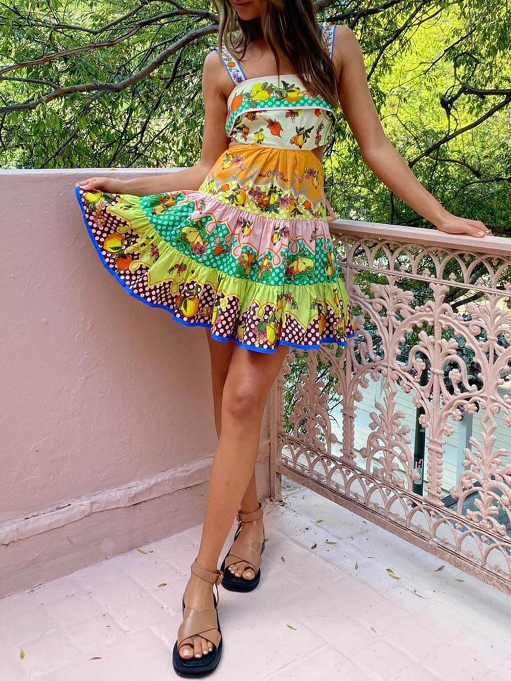 Norielle - Mini-Sommerkleid mit Buntem Blumen- und Fruchtmuster