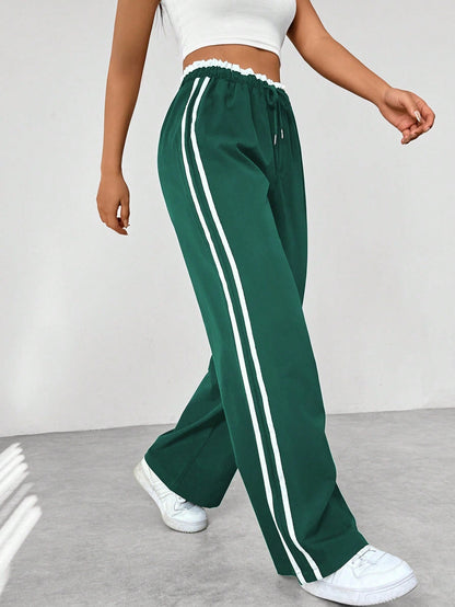 Bequeme Damen Jogginghose mit Seitenstreifen – Locker geschnittene Freizeit- & Sporthose