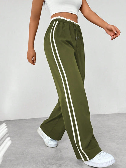 Bequeme Damen Jogginghose mit Seitenstreifen – Locker geschnittene Freizeit- & Sporthose