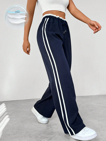 Bequeme Damen Jogginghose mit Seitenstreifen – Locker geschnittene Freizeit- & Sporthose