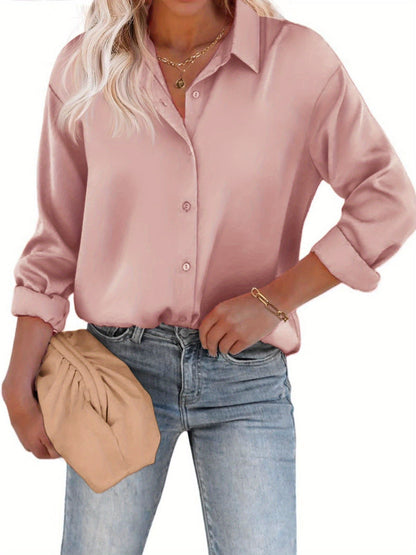 Amélina - Legere Bluse aus Farbensatin mit Knopfleiste und langen Ärmeln