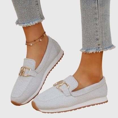 Bequeme Slip-On Loafer Schuhe für Frauen mit leichtem Design und goldener Schnalle