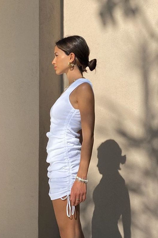 Minettea - Kurzes Sommerkleid, Ärmellos, Gerippt und Raffung