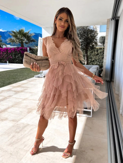 Aélorise - Beiges Frauenkleid mit Überlagertüllrock und Spitzenoberteil