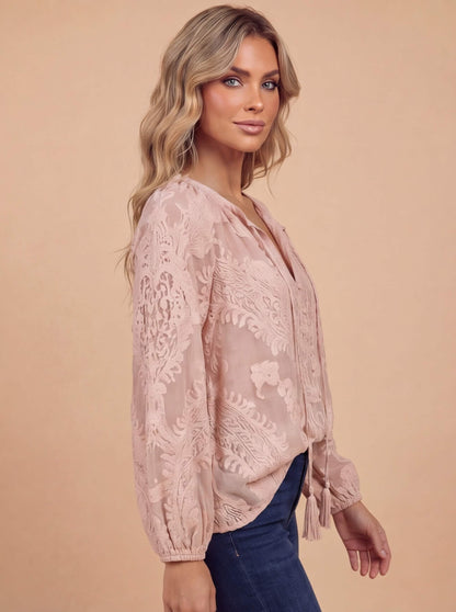 Boho Bluse mit Stickmuster für Damen – Luftige Langarmbluse mit V-Ausschnitt & Quasten
