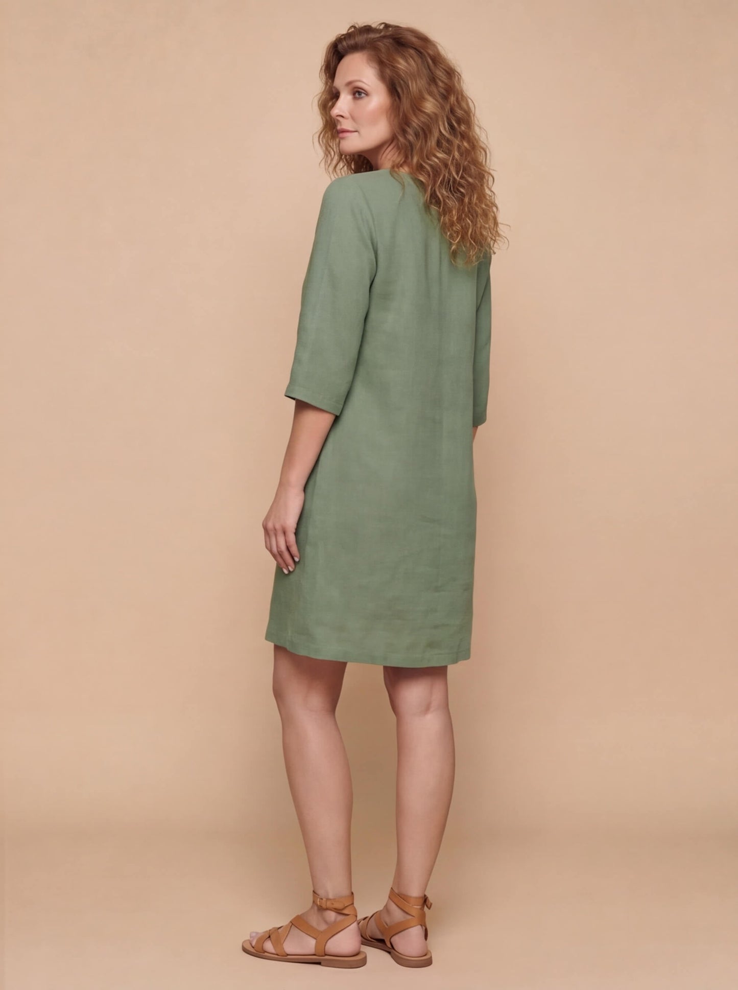 Leichtes Sommerkleid für Damen – Luftiges Kleid mit V-Ausschnitt & bequemer Passform