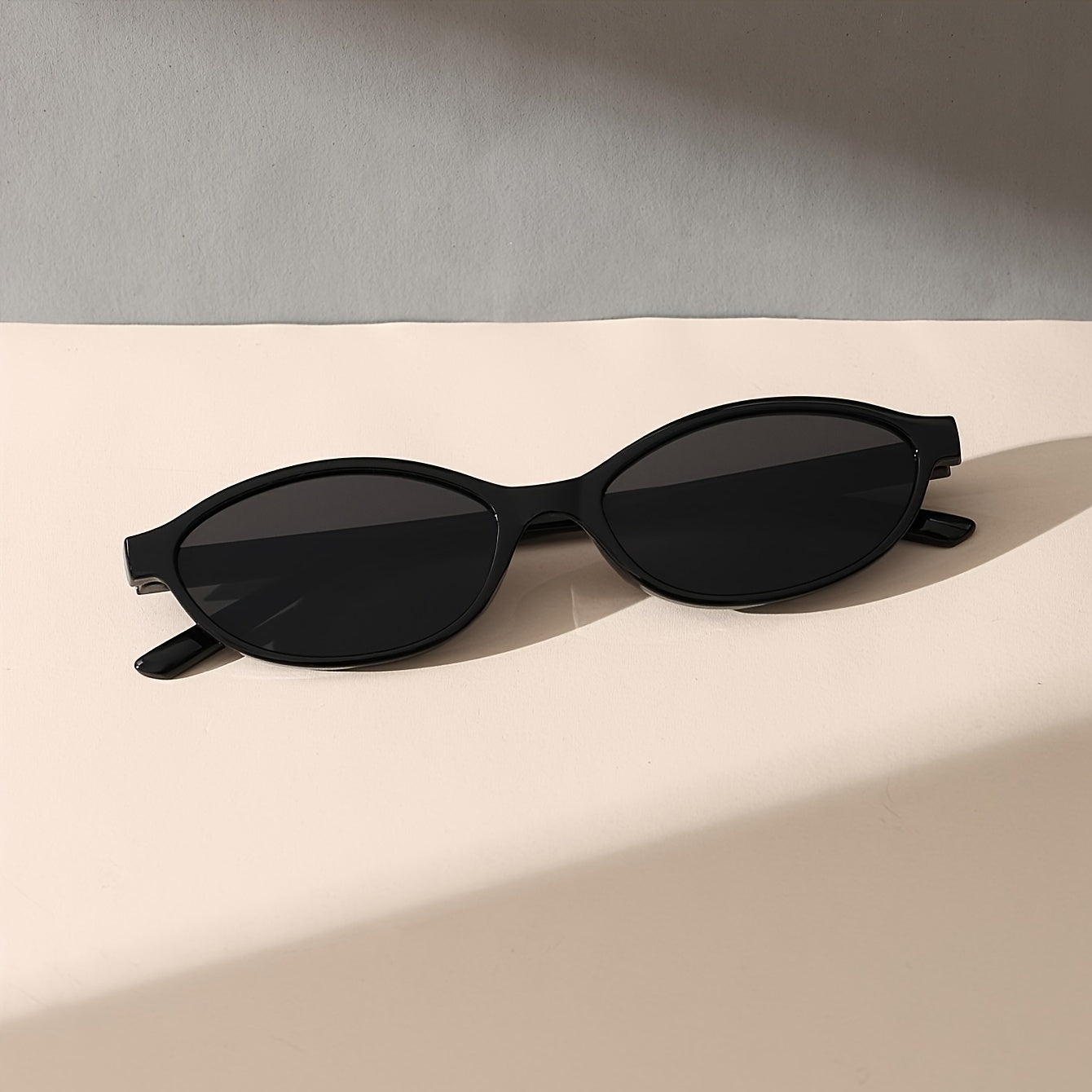 Schmale Vintage Sonnenbrille mit UV400 Schutz für Damen – Elegante Slim Shades in Braun & Schwarz