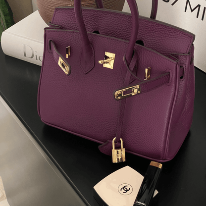 Salomé - Mirabella – Subtiler Luxus-Handtasche aus veganem Leder mit goldenen Details, einfarbig