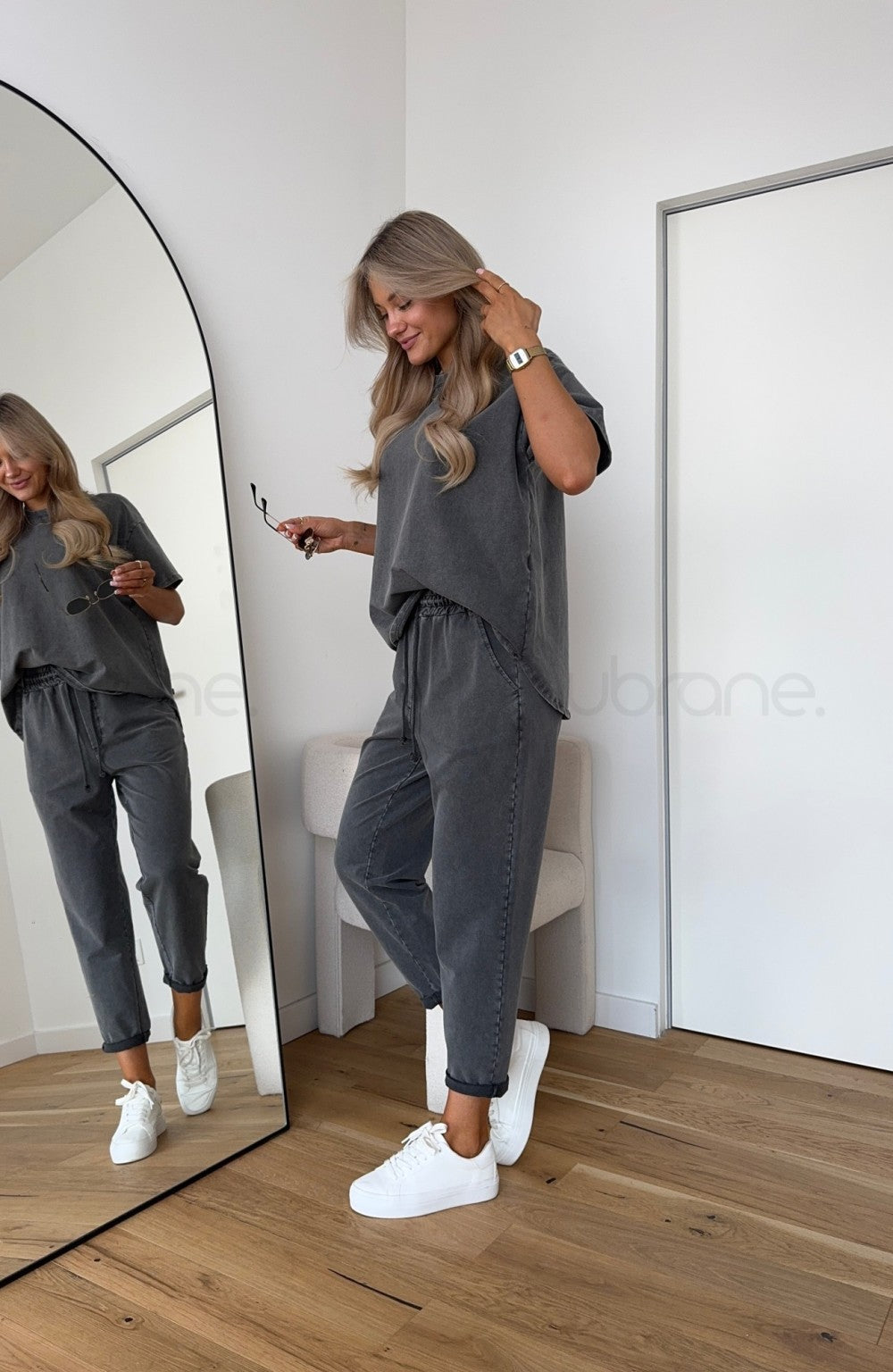 Élianore - Bequemes und Elegantes Entspannungsensemble für Frauen, bestehend aus Shorts oder einer Hose und einem T-Shirt
