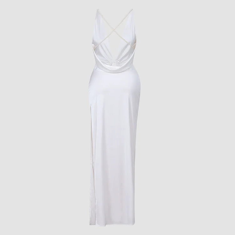 Marivelle - Elegantes Satin-Kleid in Weiß mit Offenem Rücken, Perlendetails, Tiefem V-Ausschnitt und Seitenschlitz