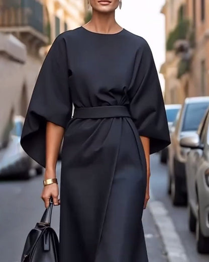 Soléïna - Elegantes Midi-Kleid mit Kimonoärmeln, Tailliert für eine weibliche Silhouette