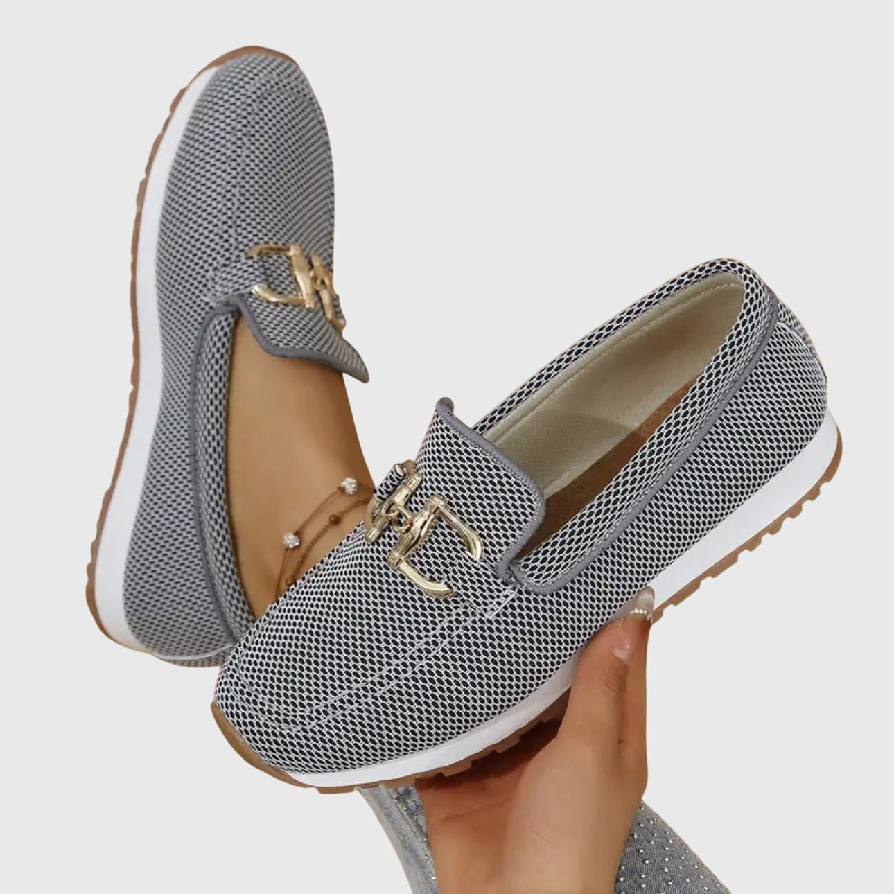 Bequeme Slip-On Loafer Schuhe für Frauen mit leichtem Design und goldener Schnalle