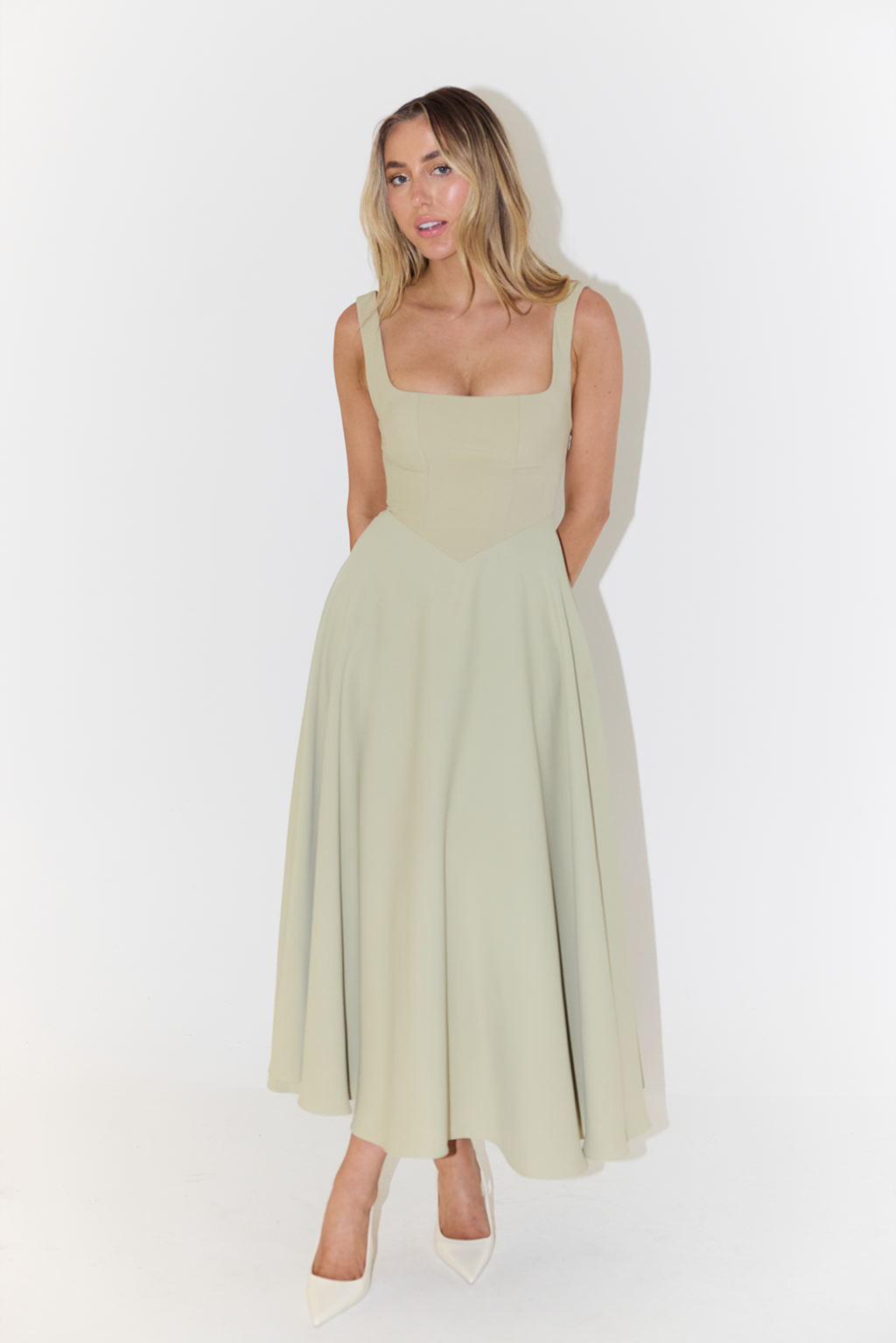 Marcelline - Midi Sommerkleid für Frauen mit quadratischem Ausschnitt und ärmellos