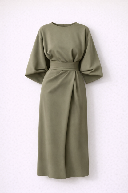 Soléïna - Elegantes Midi-Kleid mit Kimonoärmeln, Tailliert für eine weibliche Silhouette