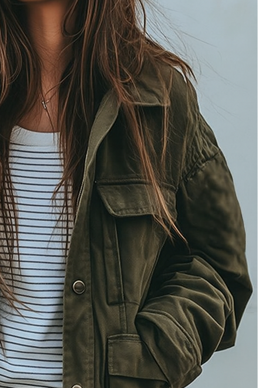 Lässige Damen Utility Jacke im Military Style mit Taschen und lockerer Passform