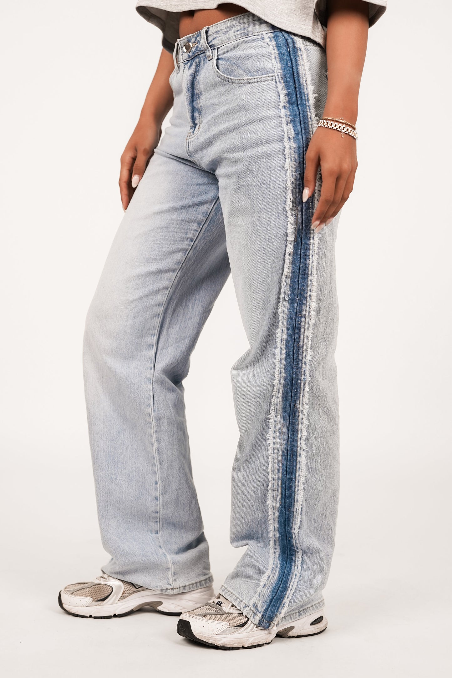 Caliréa - Jeans mit geradem Schnitt und dunkelblauem Seitenstreifen für einen längeren Bein-Effekt