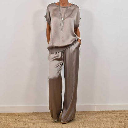 Rosalique - Satin Chic Ensemble – Fließendes Oberteil & Weite Hose