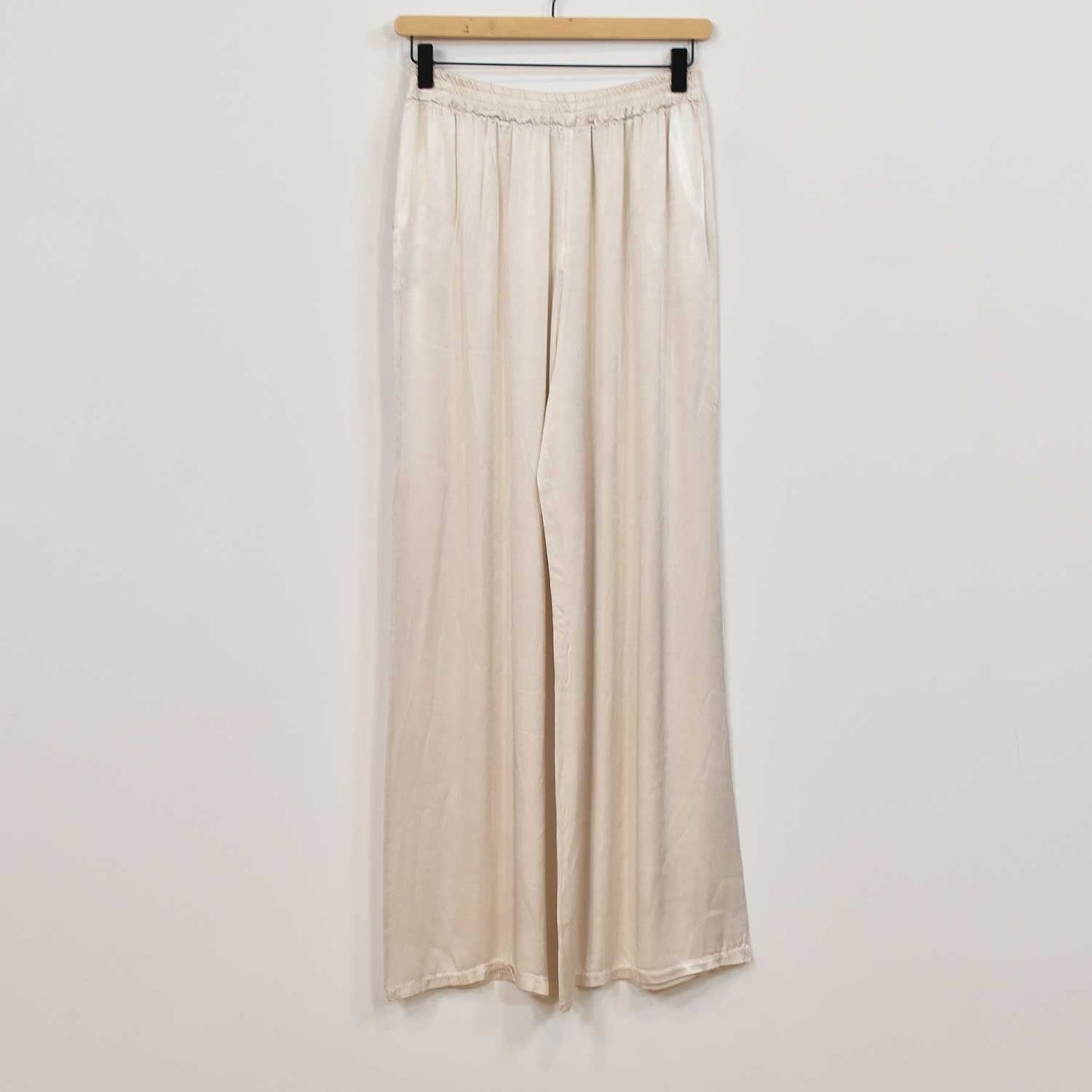 Rosalique - Satin Chic Ensemble – Fließendes Oberteil & Weite Hose