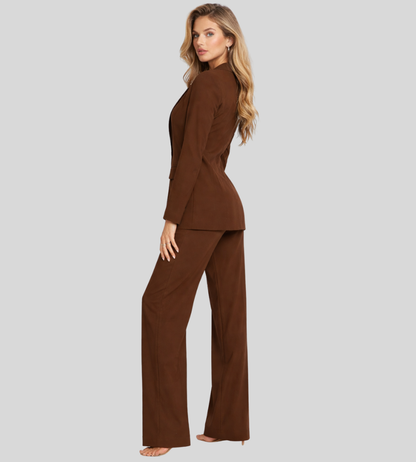 Eleganter Damen Hosenanzug mit Blazer – Tief ausgeschnitten & Weit geschnittene Hose