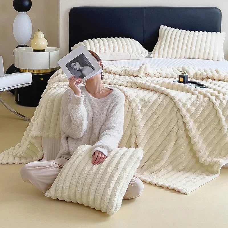CozyCouture Maxi-Plüschdecke für luxuriösen Komfort und ultimativer Wärme für das Bett oder das Sofa