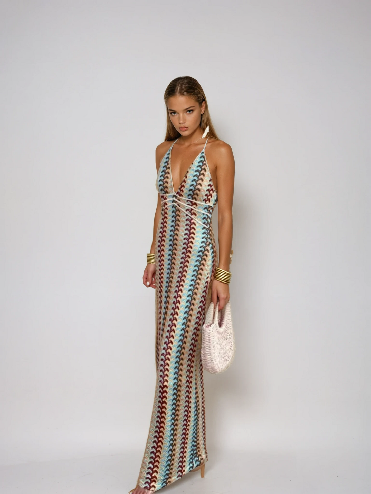 Marélisse - Maxikleid aus Häkelarbeit mit Halterneck und luxuriösen Retro-Streifen