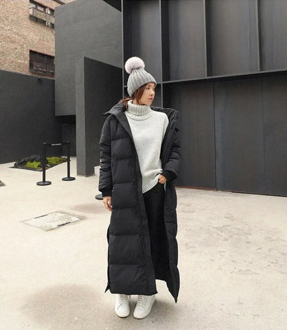 Nikki - Eleganter, langer Wintermantel aus winddichtem Daunenmaterial