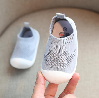 Émile - Atmungsaktive und Rutschfeste Babyschuhe