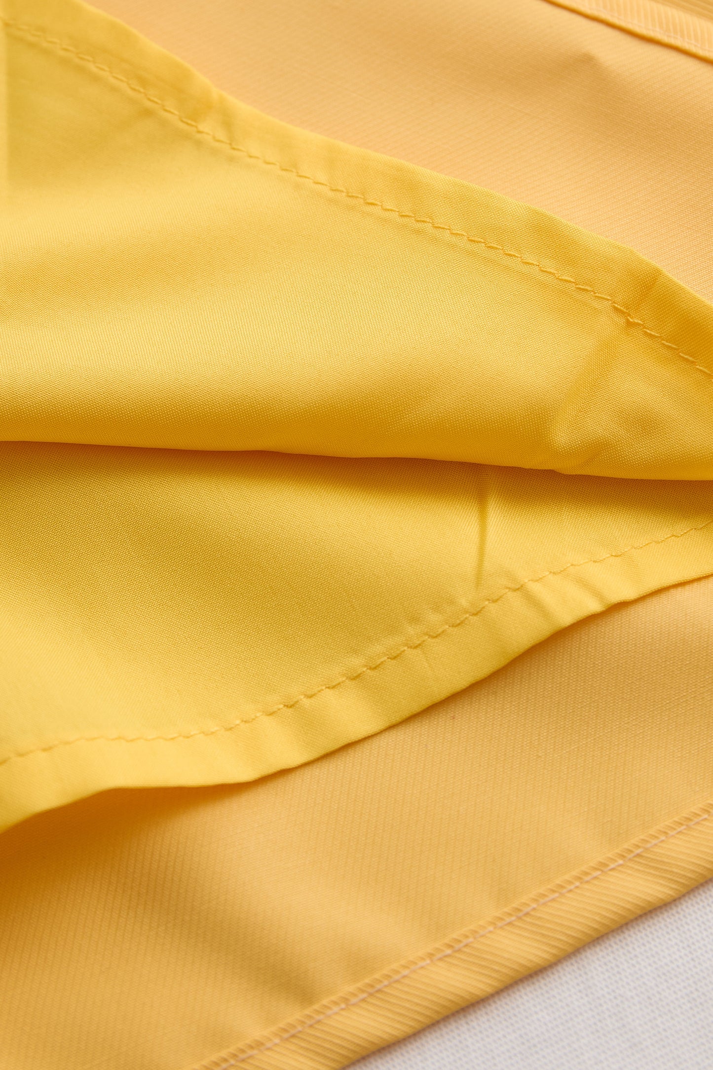 Clémence - Ärmellose Bluse mit Halterkragen und Knoten-Detail für Frauen