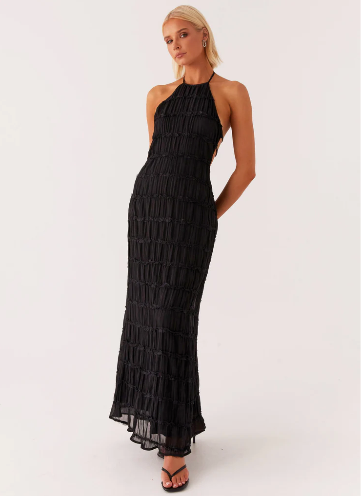 Elegantes Maxikleid mit Neckholder-Ausschnitt für Damen – Plissiertes Abendkleid mit Rückenfrei-Design