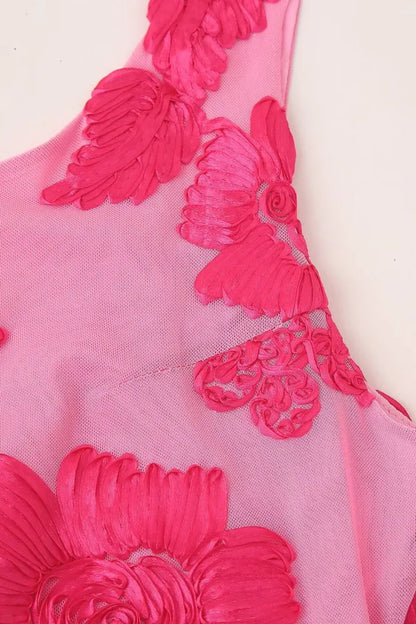 Élanora - Maxikleid Rosa Barbara mit hohem Kragen, ohne Ärmel, Blumenapplikationen und Strick
