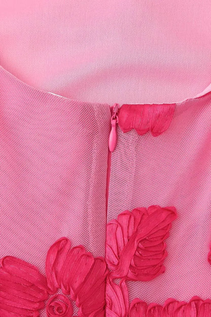 Élanora - Maxikleid Rosa Barbara mit hohem Kragen, ohne Ärmel, Blumenapplikationen und Strick