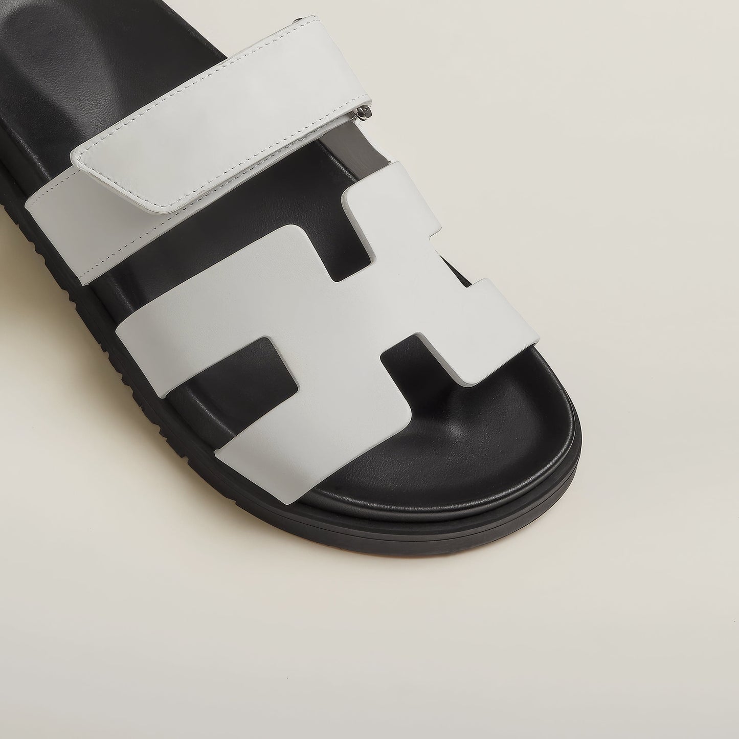 Elegante Damen Leder Pantoletten mit Klettverschluss – Bequem & Minimalistisch