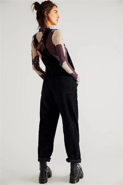 Lässige Damen Latzhose aus Cord mit verstellbaren Trägern und Taschen