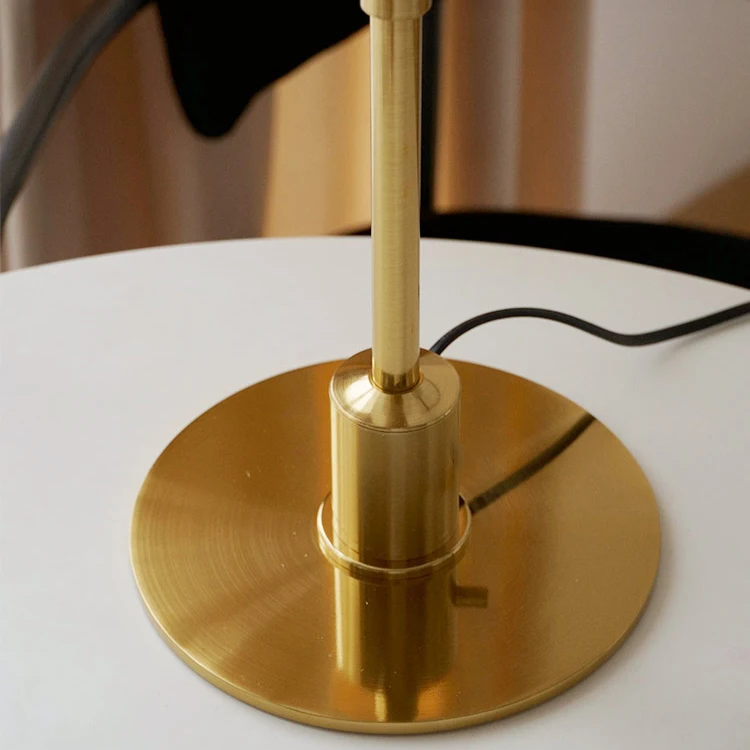 Vintage Tischlampe mit Pilzschirm – Elegante Retro Designleuchte für Wohnzimmer & Schlafzimmer
