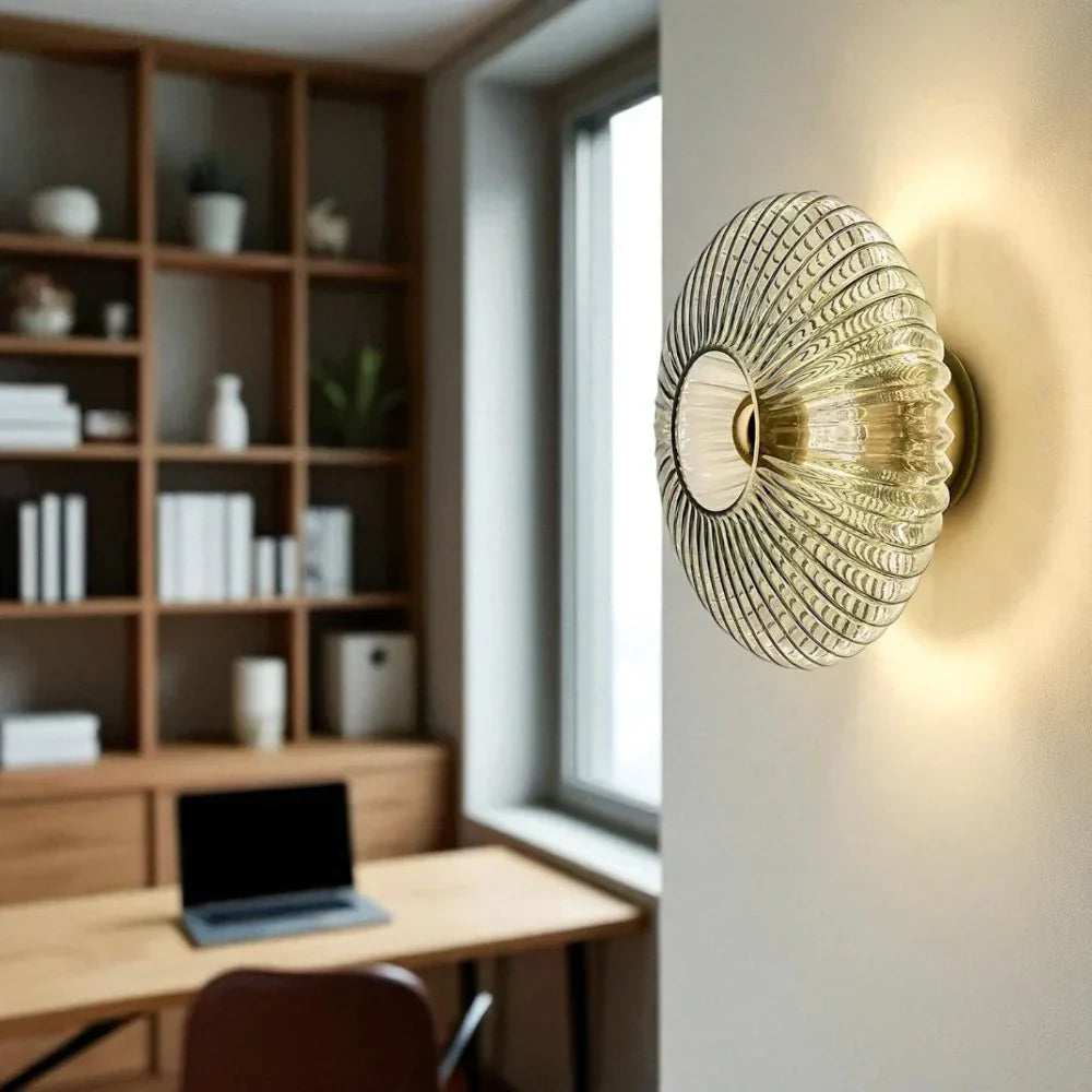 Rétrolume - Retro Wandleuchte aus modernem LED-Glas