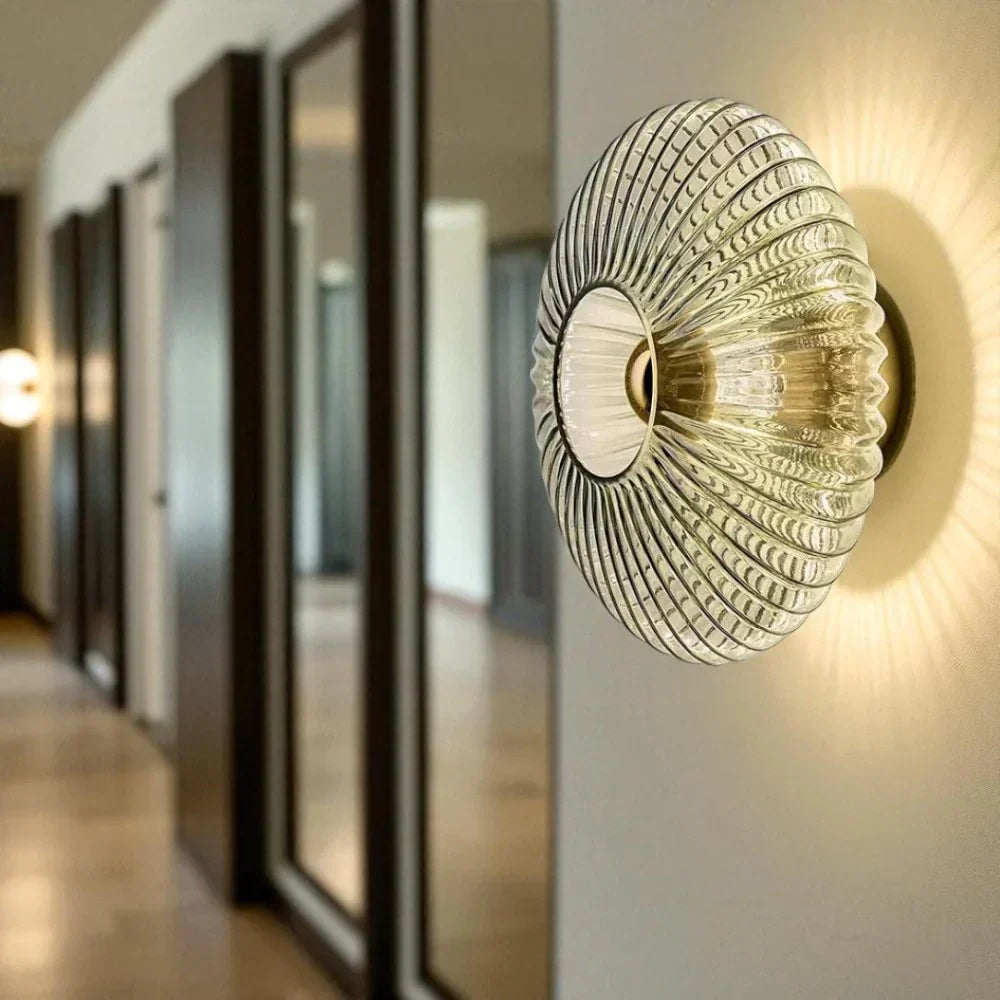 Rétrolume - Retro Wandleuchte aus modernem LED-Glas