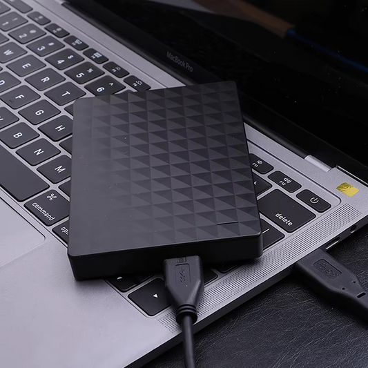 DataVault - Externe Festplatte 8 TB – Ultra-Schnell, Langlebig und Tragbar