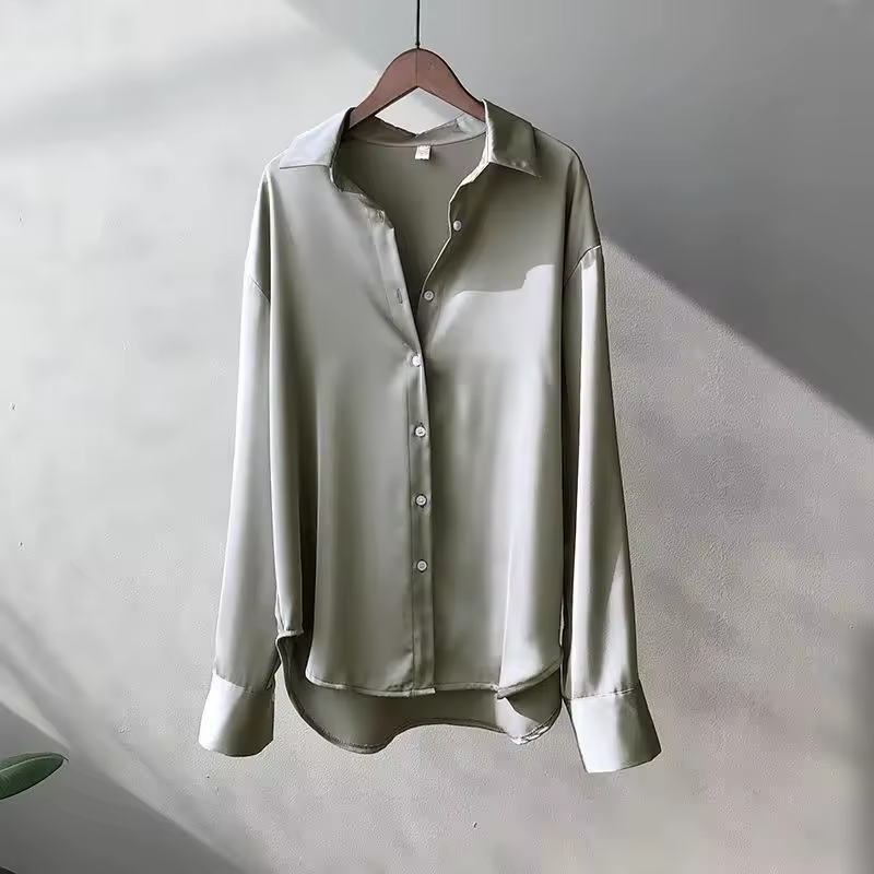 Sophie - Elegante und Luxuriöse Bluse aus Glänzendem Satin mit Knöpfen und Langen Ärmeln für Frauen