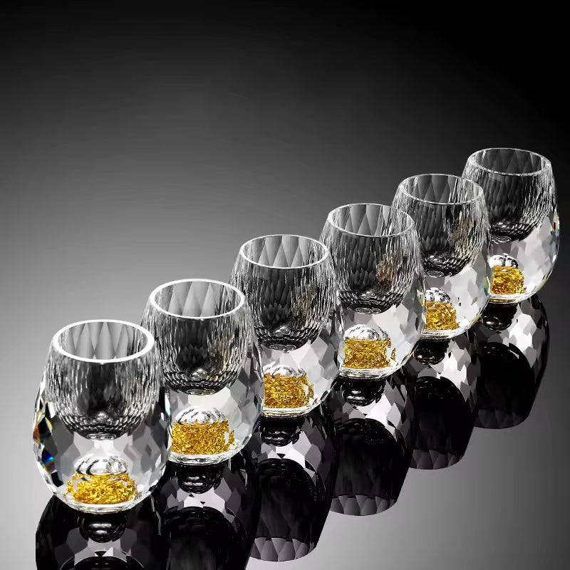 Kinverre - Japanischer Sake-Glas mit Handgelegtem Goldblatt