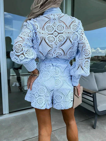 Eleganter Spitzen Jumpsuit für Frauen mit femininem Design und figurbetonter Passform