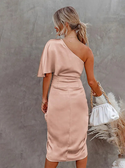 Elegantes One-Shoulder Midikleid mit Satin-Finish für Damen – Figurbetontes Abendkleid mit asymmetrischem Schnitt