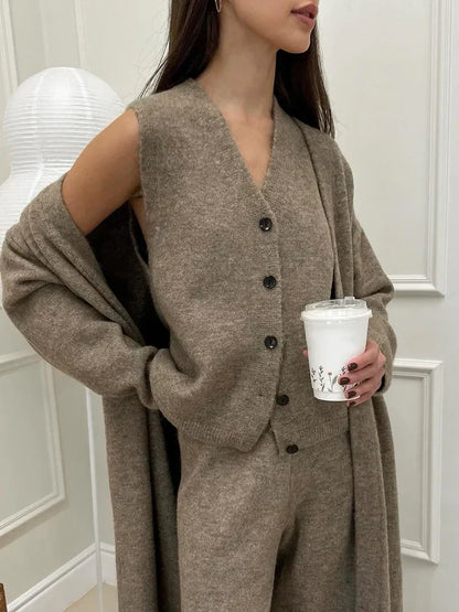 Calise - Sommer Ensemble aus weichem, leichtem und elegantem Material für Frauen, bestehend aus einer Weste, einem Blazer und einer Hose