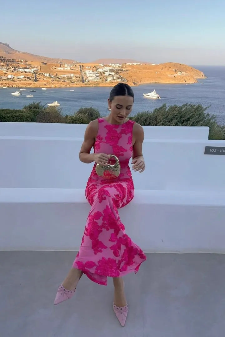 Élanora - Maxikleid Rosa Barbara mit hohem Kragen, ohne Ärmel, Blumenapplikationen und Strick