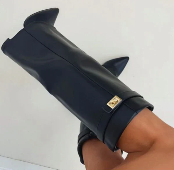 Maëline - Elegante Hohe Stiefel aus Wildleder mit Überschlag und Goldenen Details