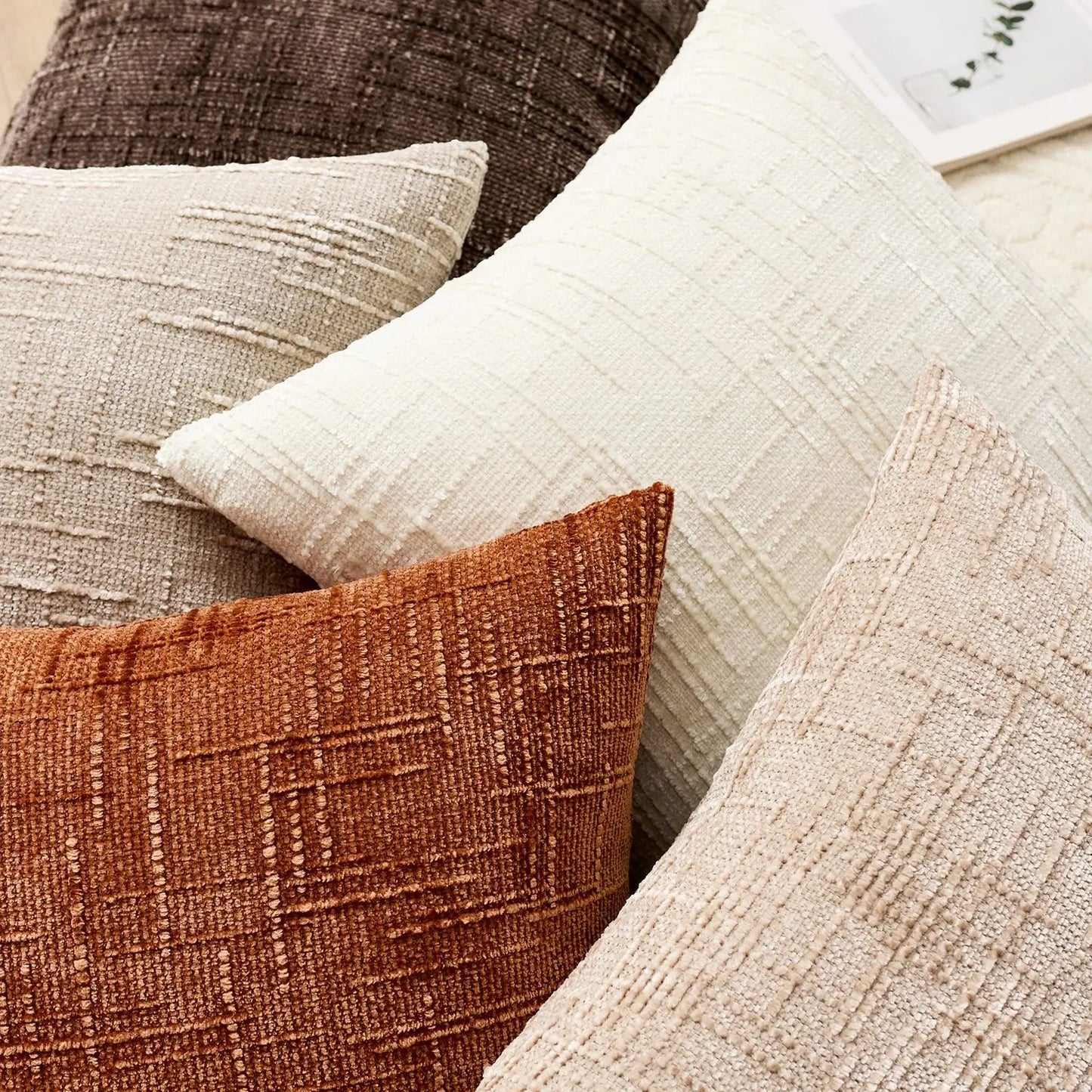 BambouLuxe - Dekorative Kissenhülle aus Chenille mit Bambusstruktur
