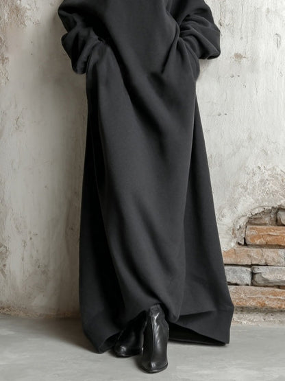 Béatrine - Lange Sweatshirtkleid aus schwarzer Baumwolle mit freien Schultern