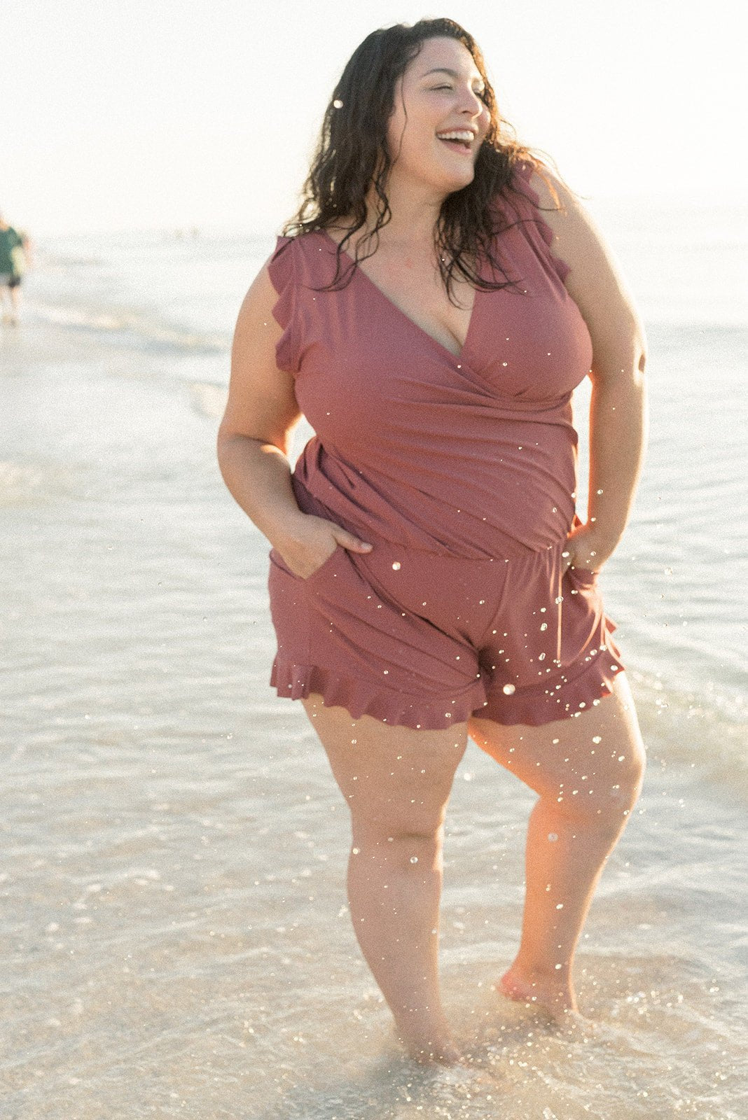 Figurformender Badeanzug-Overall mit integrierter Shorts für Damen – Bequem für Strand & Freizeit